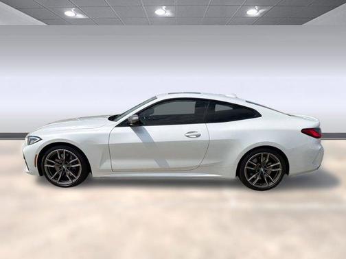 Mineral White Metallic 2022 BMW M440 i xDrive