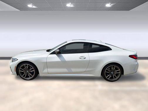 Mineral White Metallic 2022 BMW M440 i xDrive