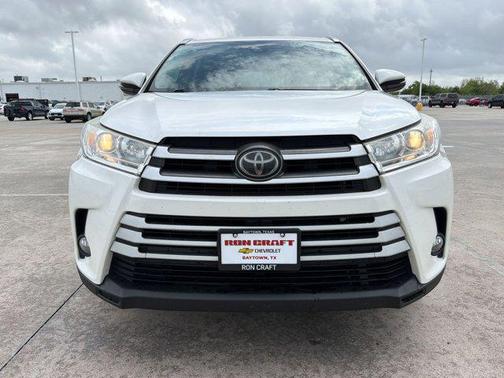 Blizzard Pearl 2019 Toyota Highlander XLE
