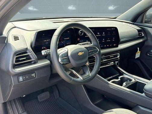 Sterling Gray Metallic 2026 Chevrolet Traverse LT