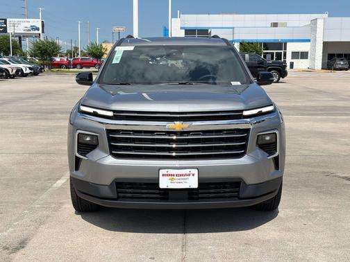 Sterling Gray Metallic 2026 Chevrolet Traverse LT