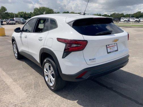 2025 Chevrolet Trax LS