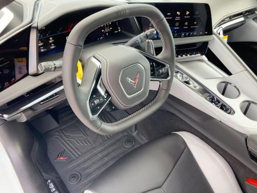 2026 Chevrolet Corvette Stingray w/2LT