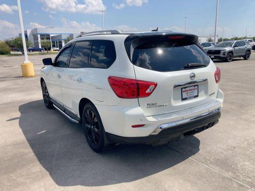 2017 Nissan Pathfinder Platinum