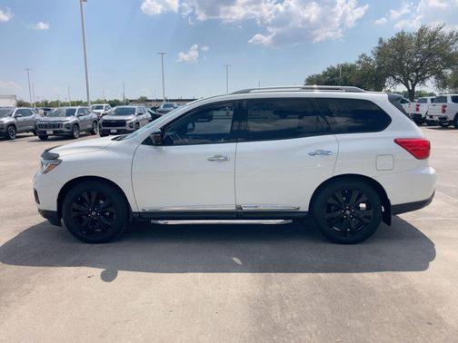 2017 Nissan Pathfinder Platinum