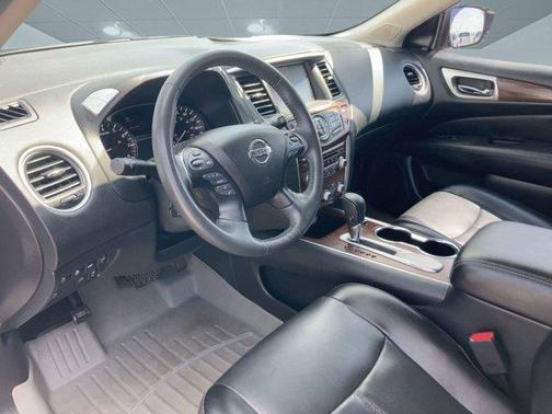 2017 Nissan Pathfinder Platinum