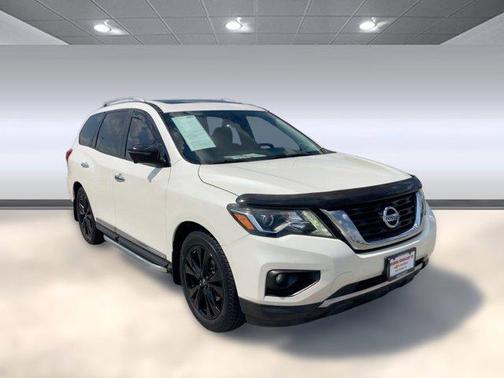 2017 Nissan Pathfinder Platinum