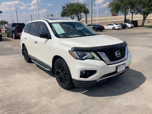 2017 Nissan Pathfinder Platinum