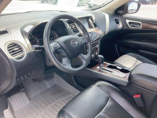 2017 Nissan Pathfinder Platinum