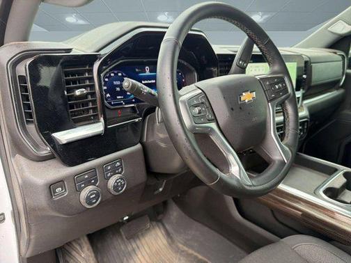 Summit White 2025 Chevrolet Silverado 2500 LT