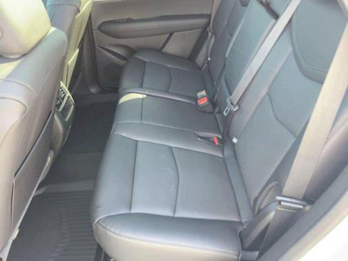 Crystal White Tricoat 2026 Cadillac XT5 Sport