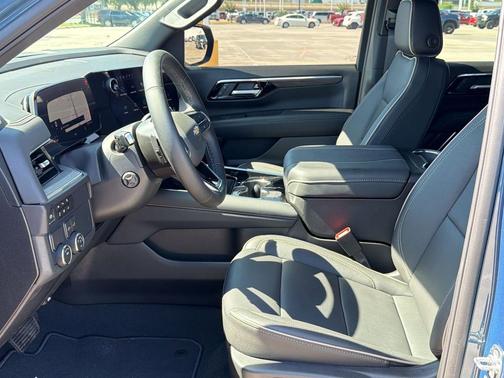 Lakeshore Blue Metallic 2026 Chevrolet Suburban Premier