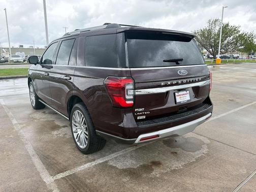Jewel Red Metallic Tinted Clearcoat 2023 Ford Expedition Limited