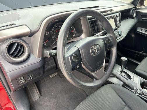 Barcelona Red Metallic 2016 Toyota RAV4 LE