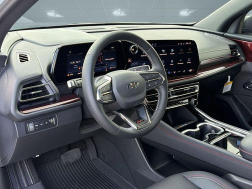 Polar White Tricoat 2026 Chevrolet Traverse AWD Z71