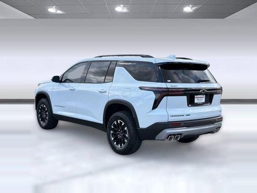 Polar White Tricoat 2026 Chevrolet Traverse AWD Z71