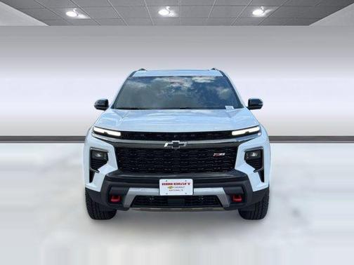 Polar White Tricoat 2026 Chevrolet Traverse AWD Z71
