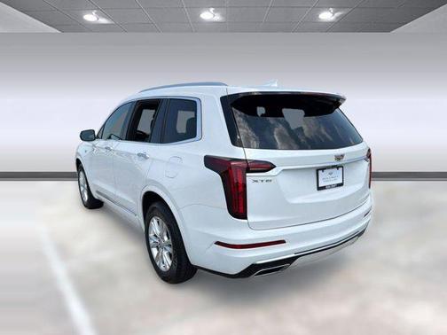 Crystal White Tricoat 2024 Cadillac XT6 Luxury FWD