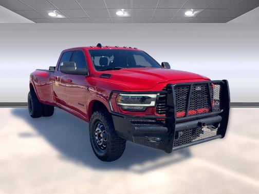 2022 RAM 3500 Laramie Crew Cab 4x4 8' Box
