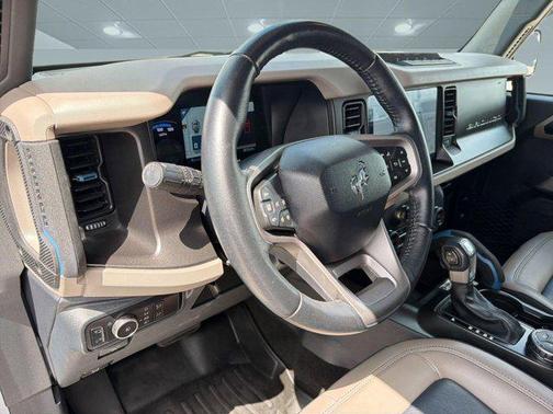 Oxford White 2023 Ford Bronco Wildtrak