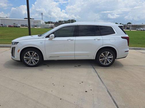 2023 Cadillac XT6 Premium Luxury FWD