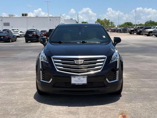 Stellar Black Metallic 2017 Cadillac XT5 Luxury