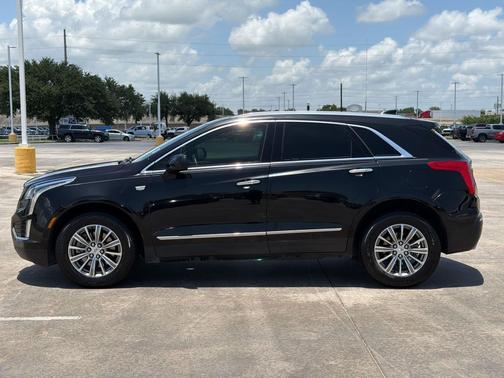 Stellar Black Metallic 2017 Cadillac XT5 Luxury