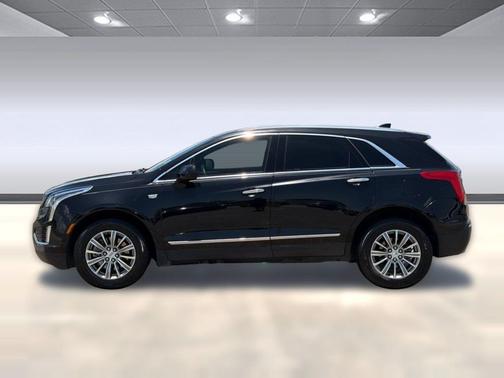 Stellar Black Metallic 2017 Cadillac XT5 Luxury