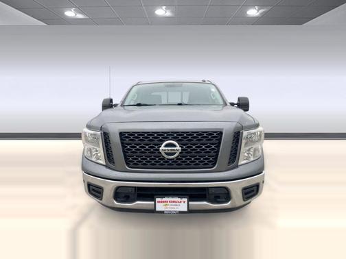 2019 Nissan Titan SV