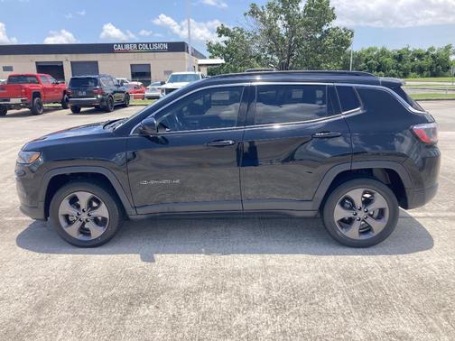 2022 Jeep Compass Latitude Lux