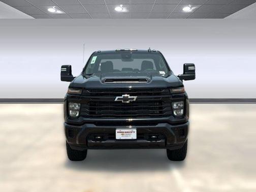 Black 2026 Chevrolet Silverado 2500 Custom