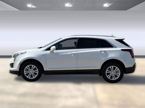 Crystal White Tricoat 2026 Cadillac XT5 Luxury