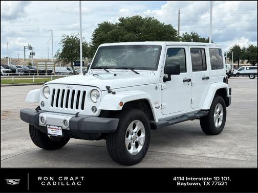 Bright White Clearcoat 2014 Jeep Wrangler Unlimited Sahara