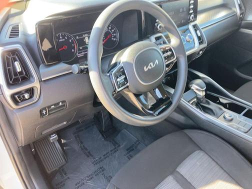2022 Kia Sorento LX