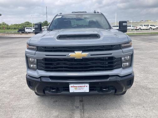 2025 Chevrolet Silverado 2500 Custom