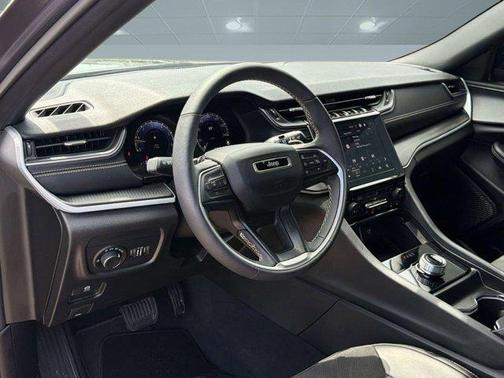 Baltic Gray Metallic Clearcoat 2025 Jeep Grand Cherokee Altitude