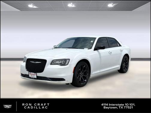 Gloss Black 2019 Chrysler 300 Touring