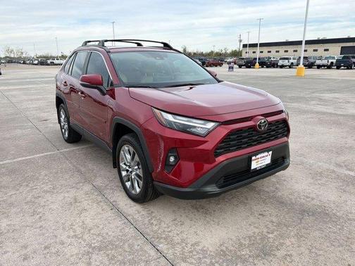 2025 Toyota RAV4 XLE Premium