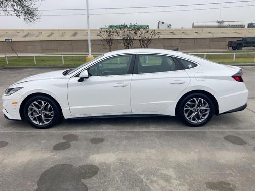 2022 Hyundai SONATA SEL
