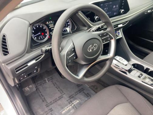 2022 Hyundai SONATA SEL