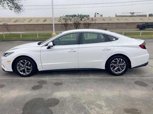 2022 Hyundai SONATA SEL