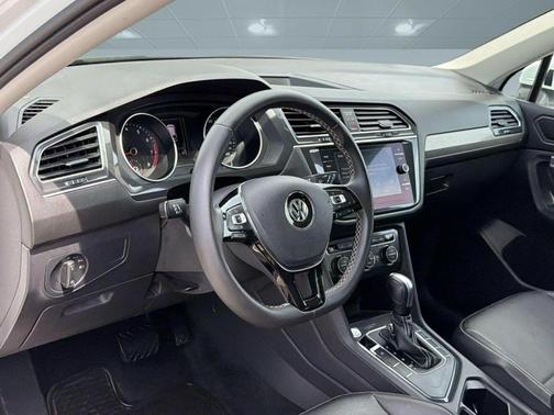 Pure White 2021 Volkswagen Tiguan 2.0T SE