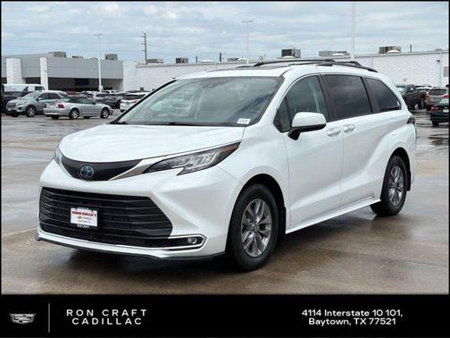 Ice Cap 2023 Toyota Sienna XLE