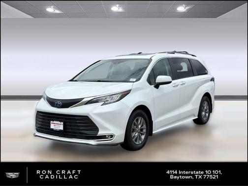 Ice Cap 2023 Toyota Sienna XLE