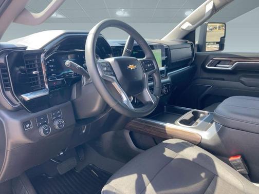 2025 Chevrolet Silverado 2500 LT