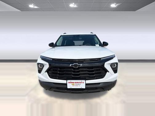 Summit White 2026 Chevrolet Trailblazer LT
