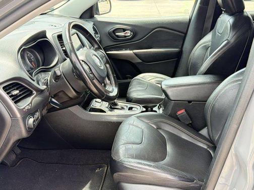 Sting-Gray Clearcoat 2021 Jeep Cherokee Latitude Lux