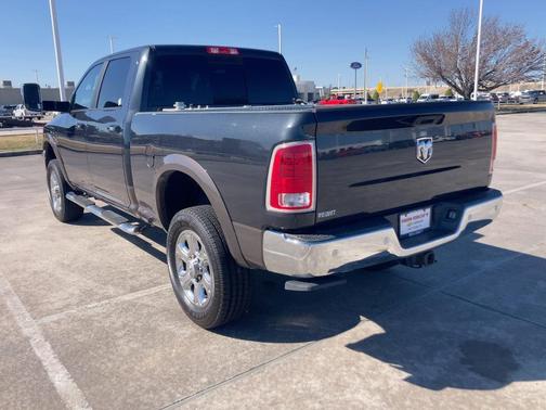 2017 RAM 2500 Laramie Crew Cab 4x4 6'4' Box