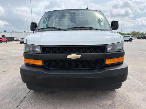 Summit White 2022 Chevrolet Express 3500 RWD 3500 Extended Wheelbase WT