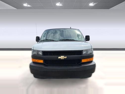 Summit White 2022 Chevrolet Express 3500 RWD 3500 Extended Wheelbase WT